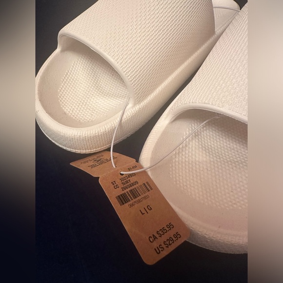 Pink Slippers Victoria's Secret Slides - Picture 3 of 3